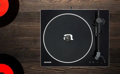 AIWA PREMIUM BELT-DRIVE TURNTABLE WITH PHONO PRE-AMP BLACK