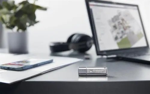 KingstonTechnologyIronKeyLocker50USBflashdrive128GBUSBType-A3.2Gen13.1Gen1Silver