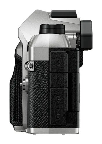 OlympusOM-5IIbodysilverBLS-50BatteryEyecupUSBConnectionCableShoulderStrap