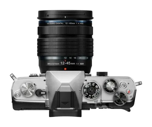 OlympusOM-SystemOM-3kitsilverM.ZuikoDigitalED12-45mmF4.0PROincl.LenshoodWrappingc